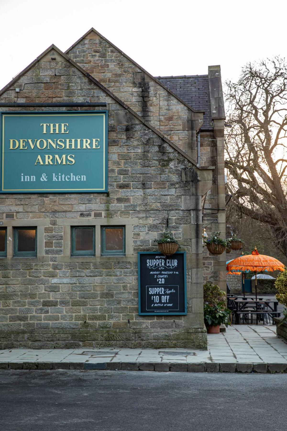 The Devonshire Arms Hotel Baslow Exterior foto